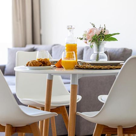 Sunstay Seaside Flat I Puerto Marina 贝纳尔马德纳 外观 照片