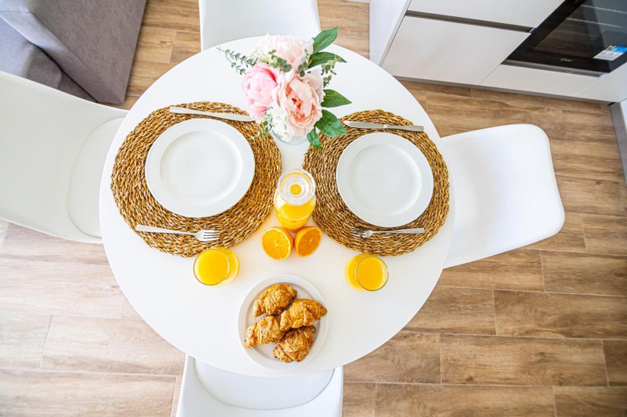 Sunstay Seaside Flat I Puerto Marina 贝纳尔马德纳 外观 照片