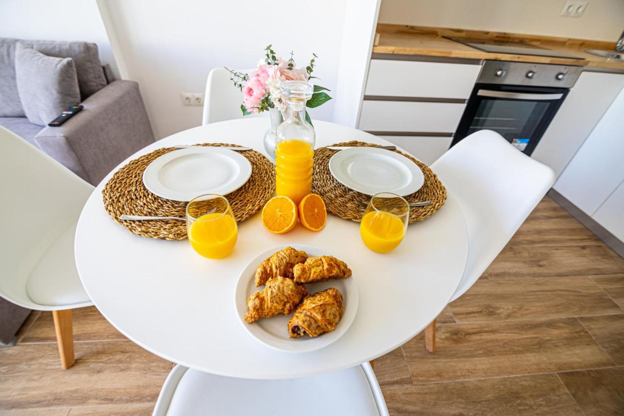 Sunstay Seaside Flat I Puerto Marina 贝纳尔马德纳 外观 照片